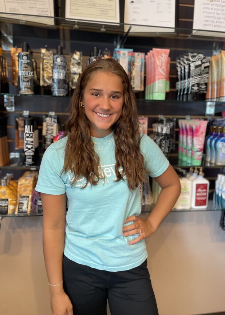 ally-hull-tanning-consultant-the-boulevard-farmington-mo