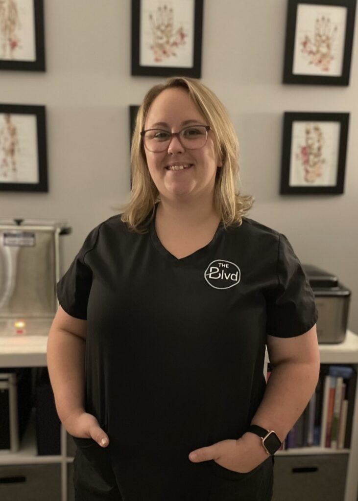 megan-carnell-massage-therapist-the-boulevard-farmington-mo (1)