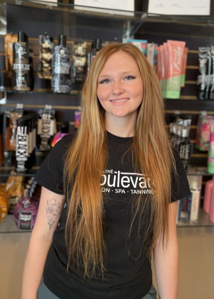 tatum-slover-tanning-consultant-the-boulevard-farmington-mo